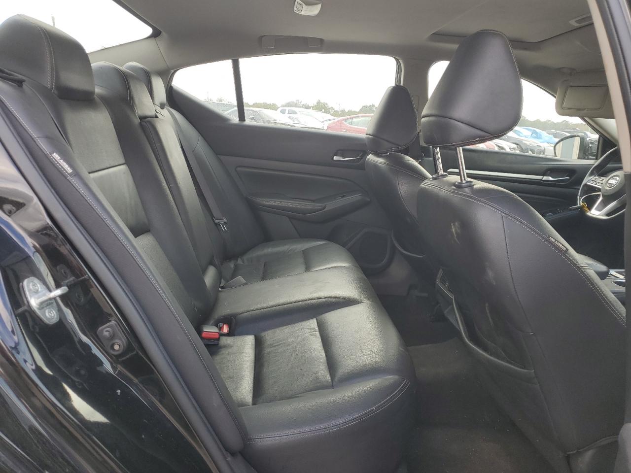 2019 Nissan Altima - Image 10