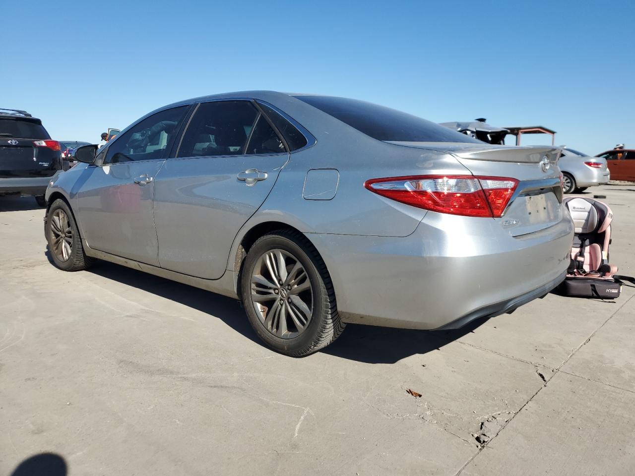 VIN 4T1BF1FK8GU530186 2016 TOYOTA CAMRY no.2