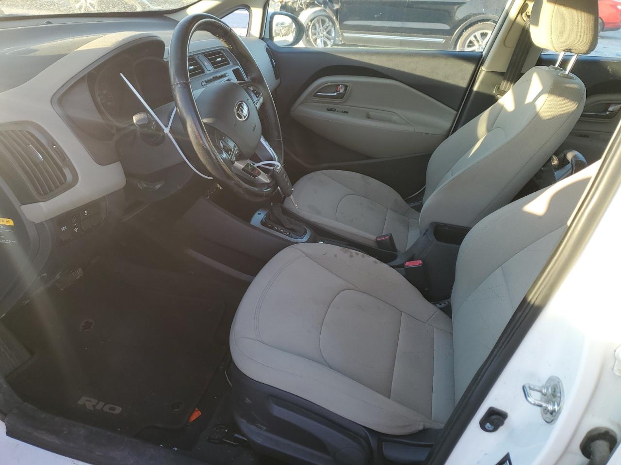 2015 Kia Rio - Image 7