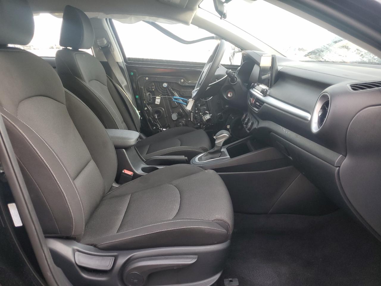 2024 Kia Forte - Image 7