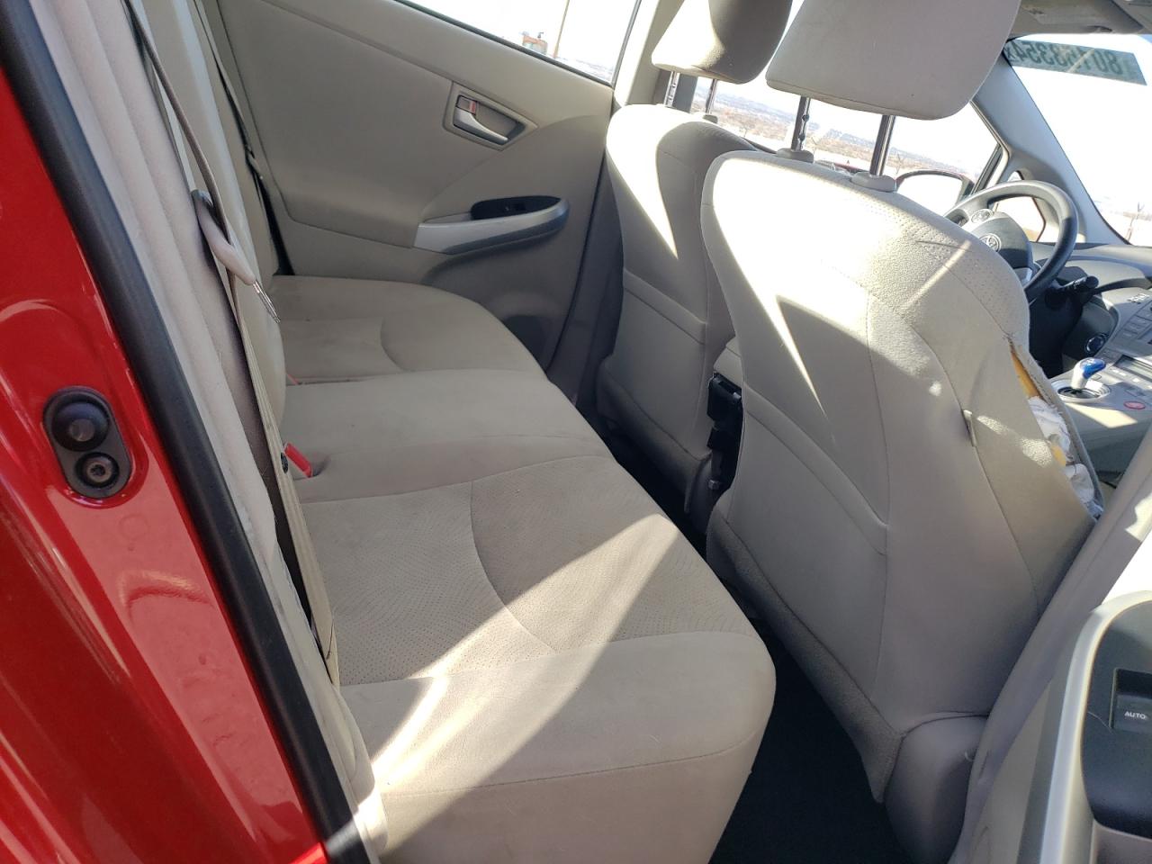 2015 Toyota Prius - Image 10