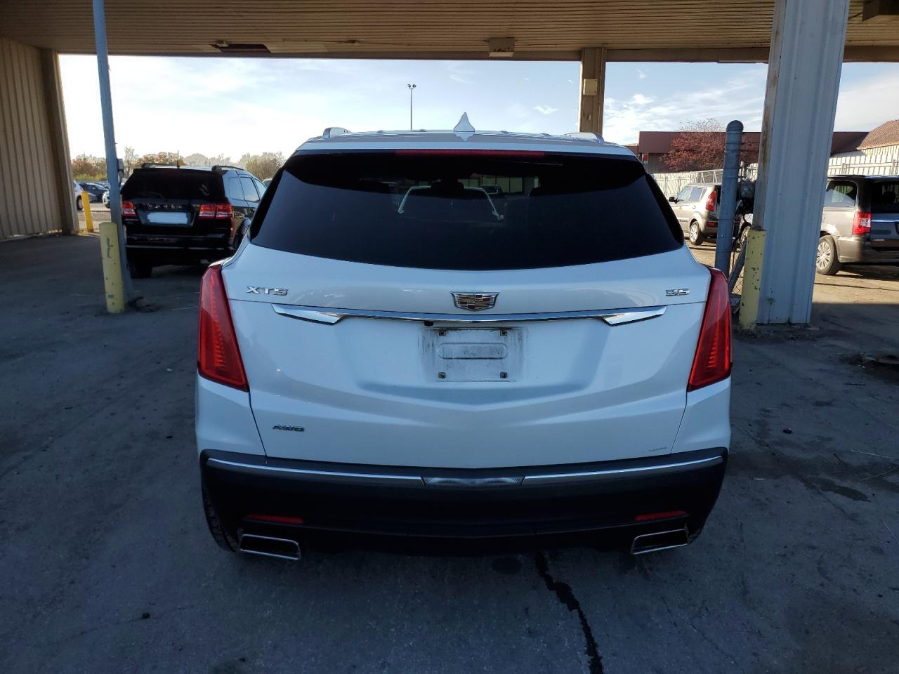 VIN 1GYKNDRS4HZ155402 2017 CADILLAC XT5 no.6