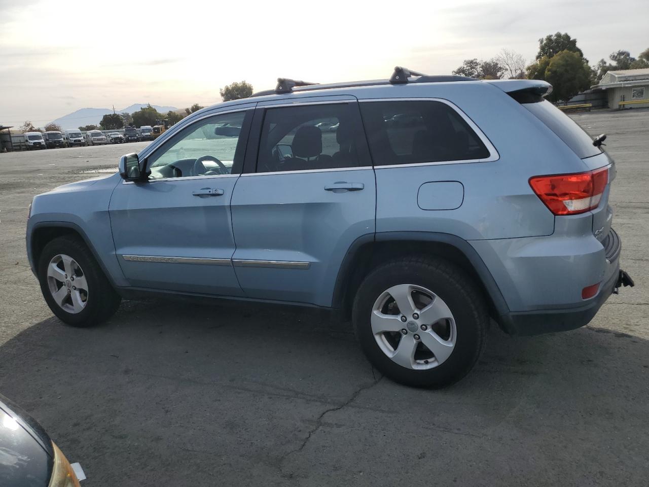 2012 Jeep Grand Cherokee - Image 2