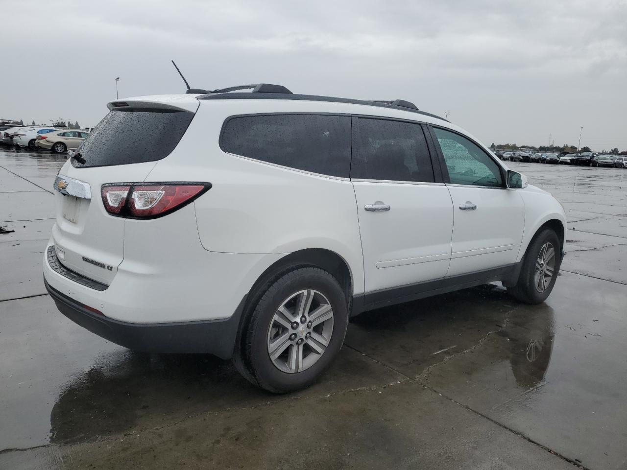 VIN 1GNKRGKD7GJ337493 2016 CHEVROLET TRAVERSE no.3