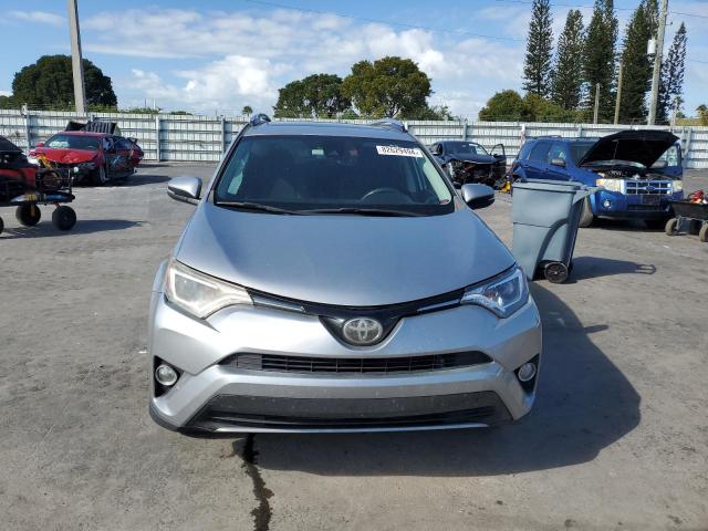 Parquets TOYOTA RAV4 2017 Srebrny
