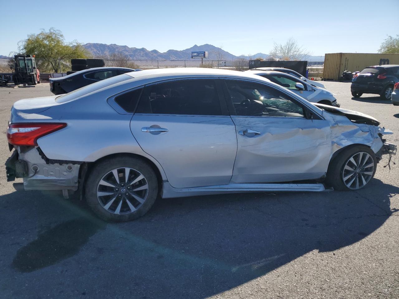 2017 Nissan Altima - Image 3