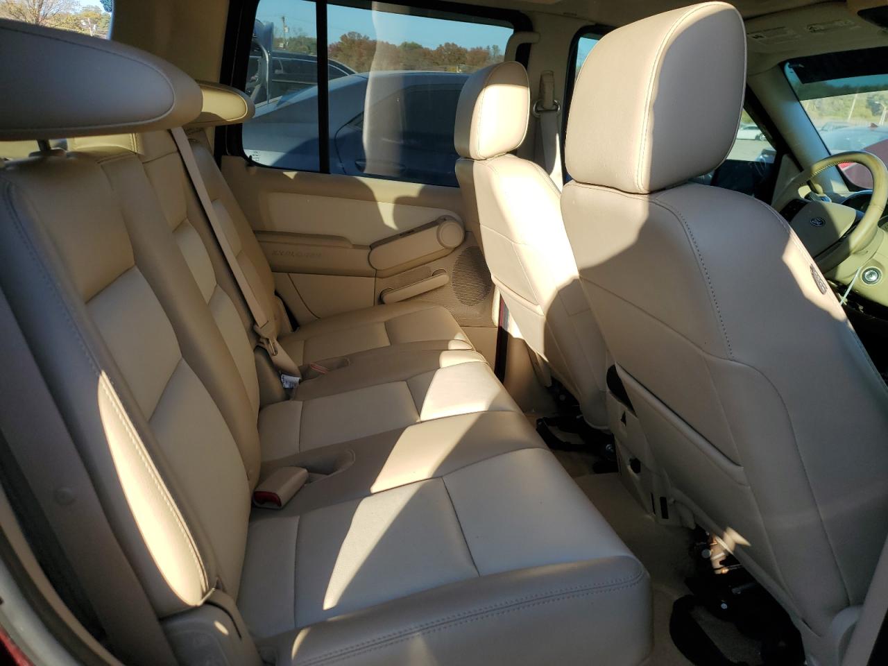 2006 Ford Explorer - Image 11