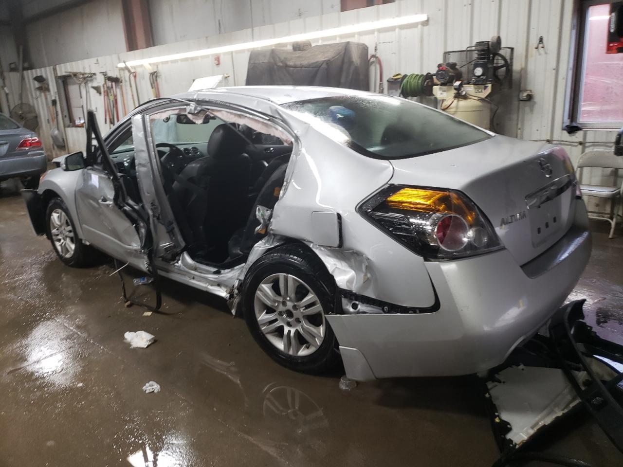 2012 Nissan Altima - Image 2