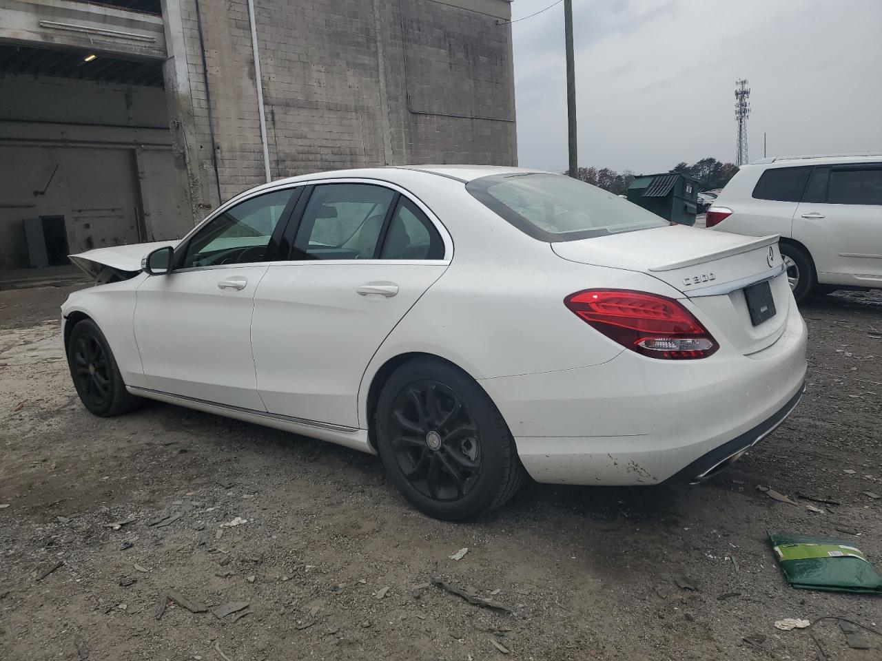 VIN 55SWF4JB6FU096399 2015 MERCEDES-BENZ C-CLASS no.2