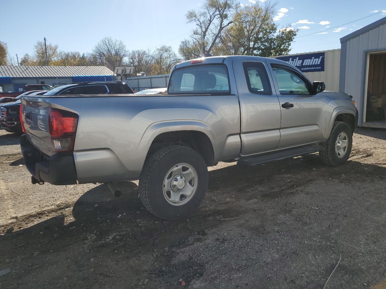 VIN 5TFRX5GNXJX128370 2018 TOYOTA TACOMA no.3