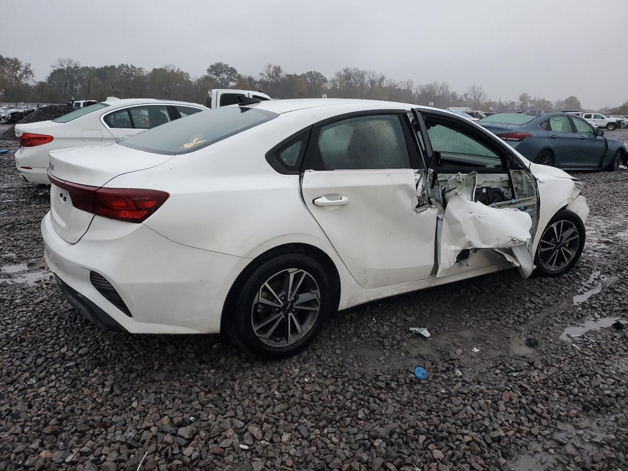 2023 Kia Forte - Image 3