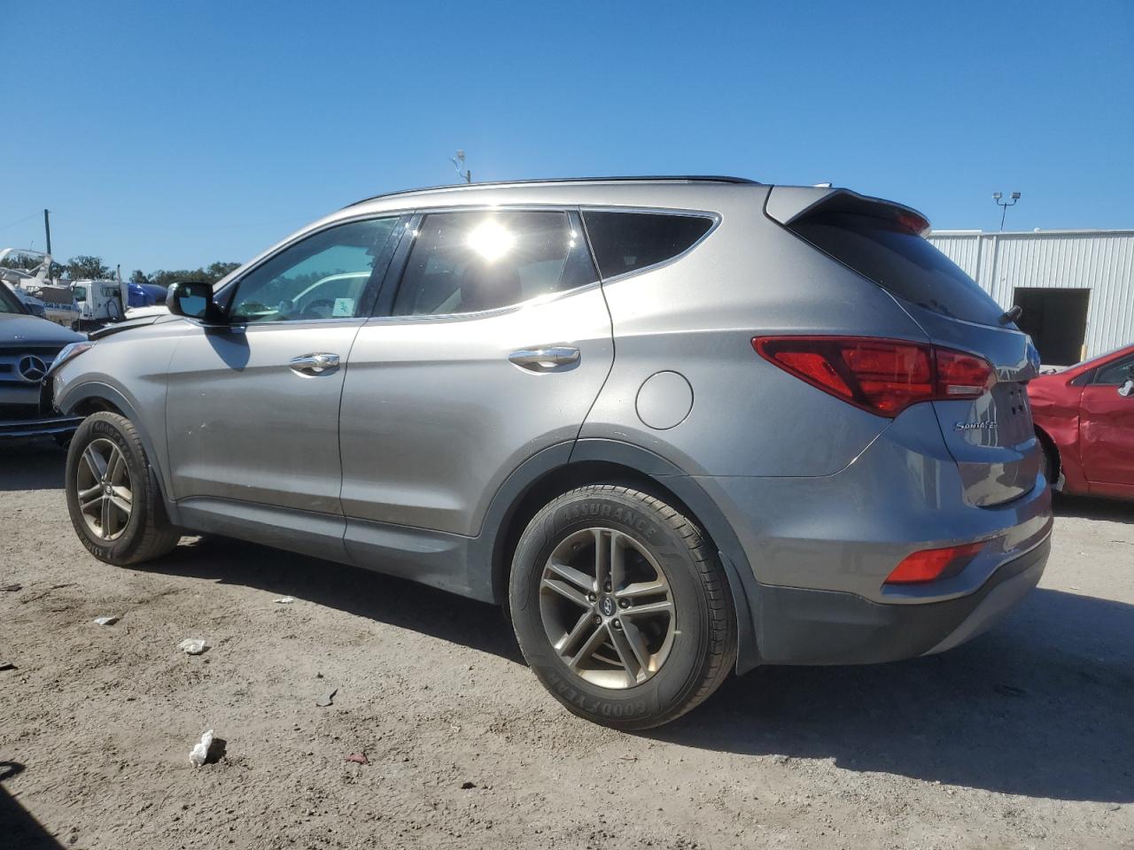 VIN 5NMZUDLB9JH082859 2018 HYUNDAI SANTA FE no.2