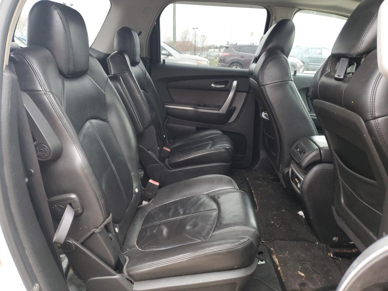 2009 GMC Acadia - Image 12