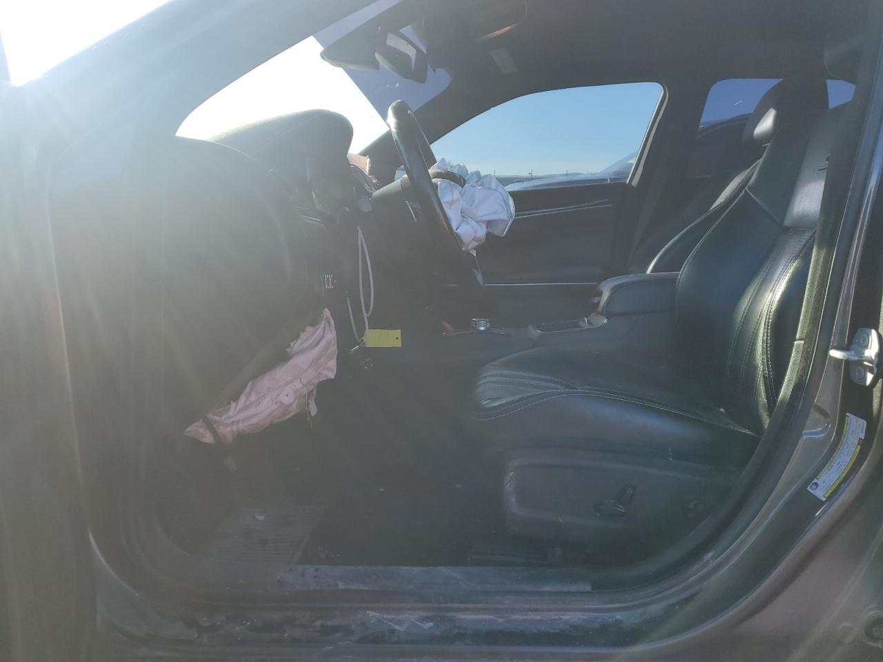 2019 Chrysler 300 - Image 7