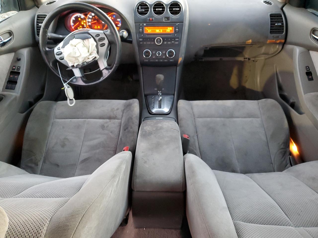 2009 Nissan Altima - Image 8