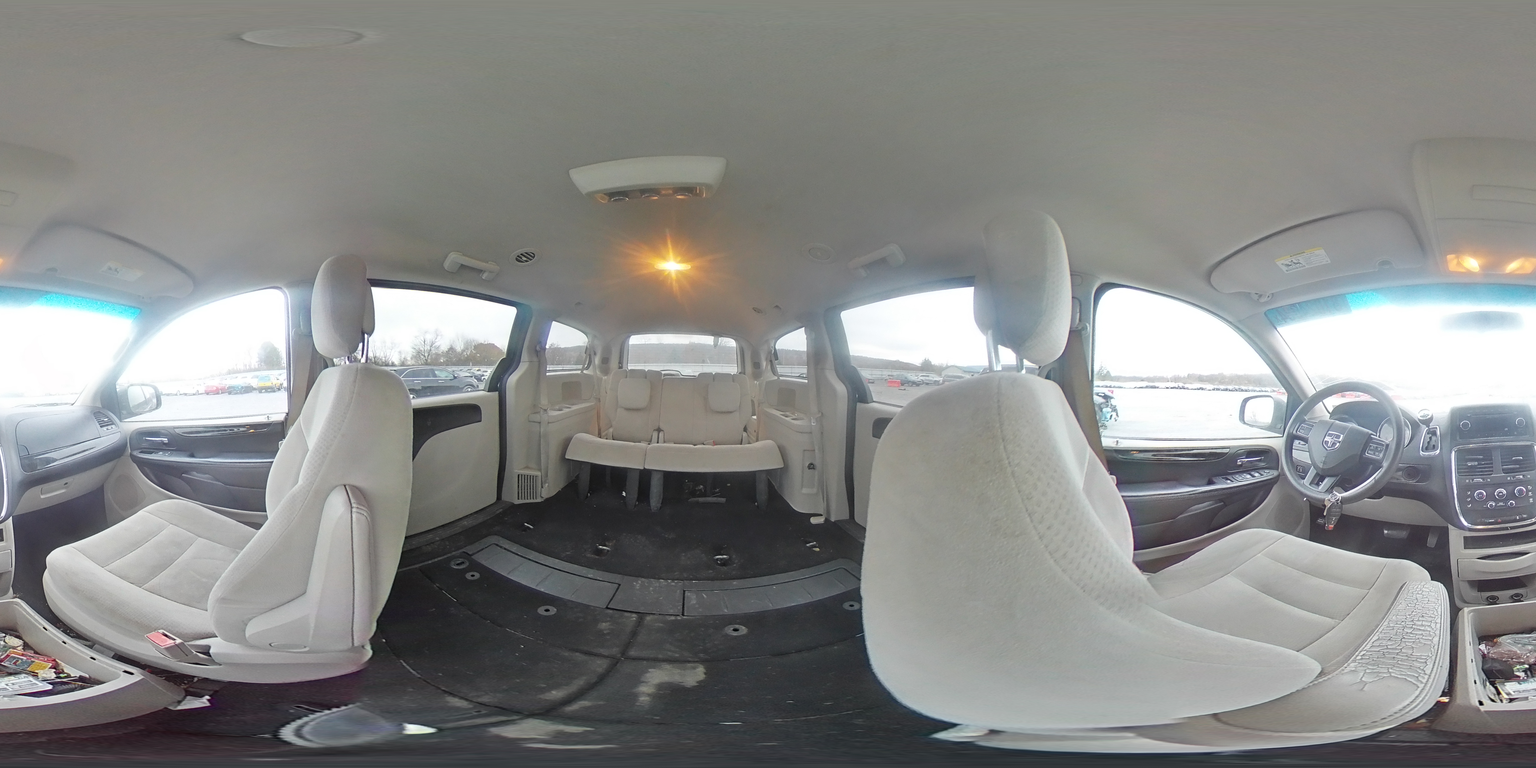 2014 Dodge Caravan - Image 13