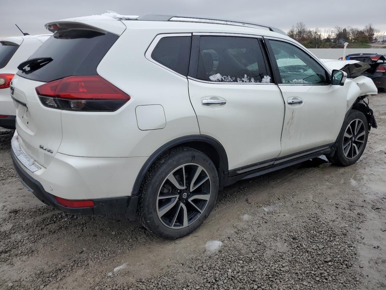 2020 Nissan Rogue - Image 3