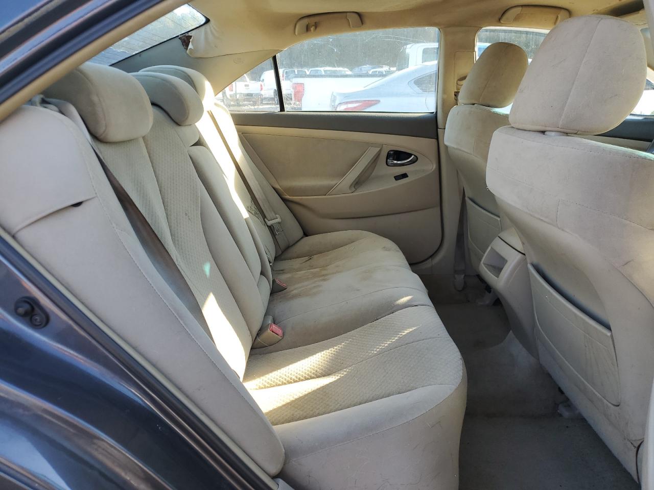 2009 Toyota Camry - Image 10