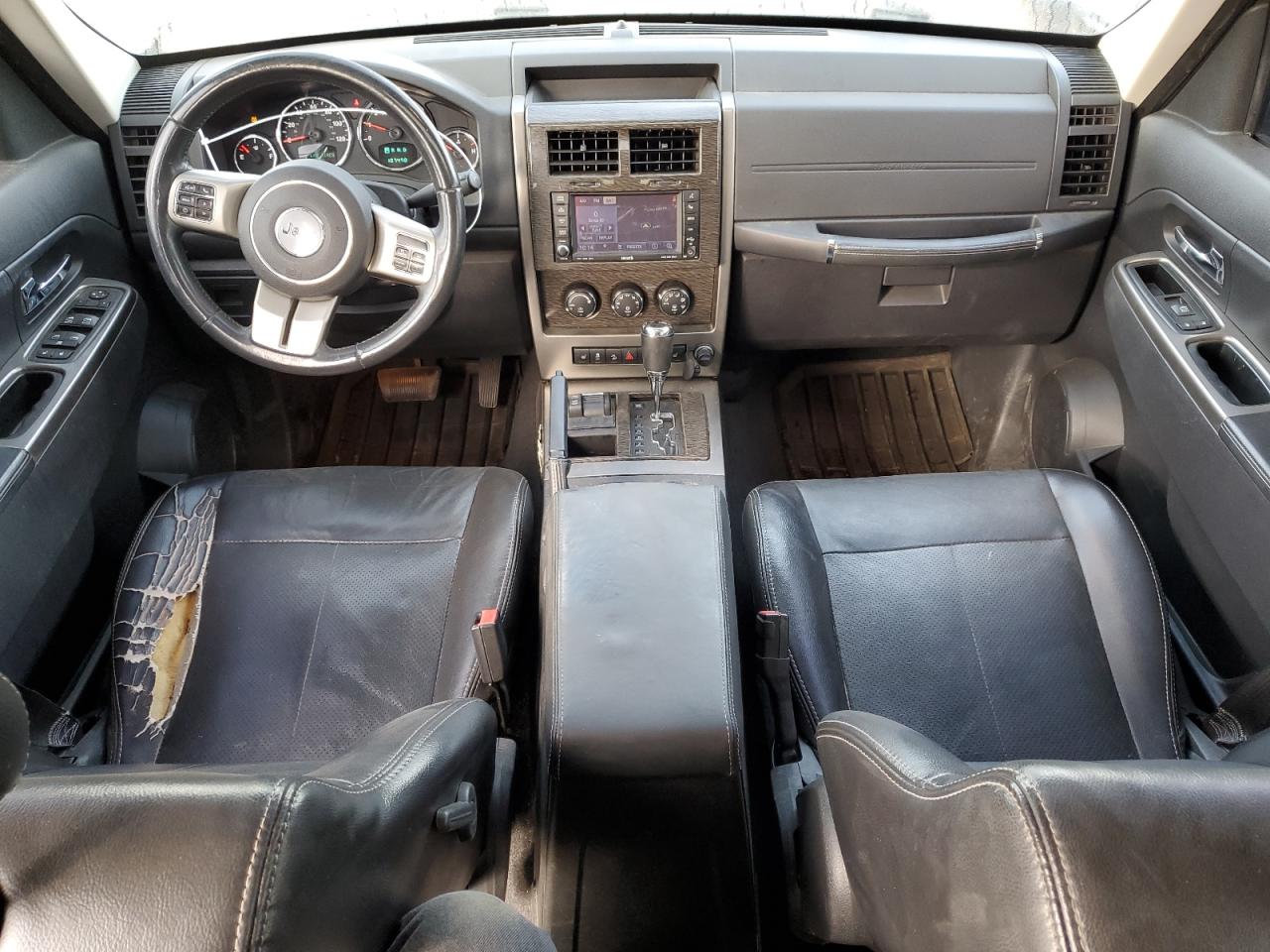 2012 Jeep Liberty (North America) - Image 8