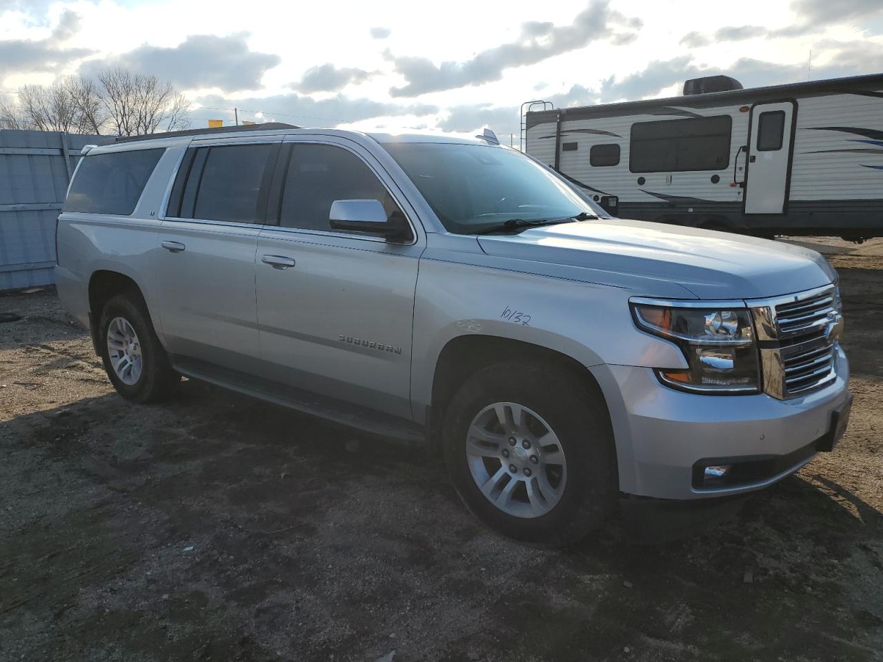 2019 Chevrolet Suburban - Image 4