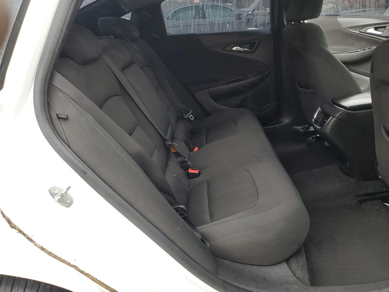2017 Chevrolet Malibu - Image 10
