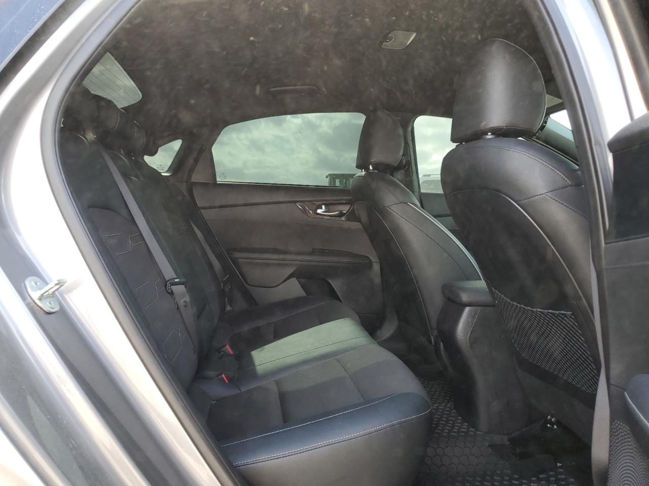 2024 Kia Forte - Image 10