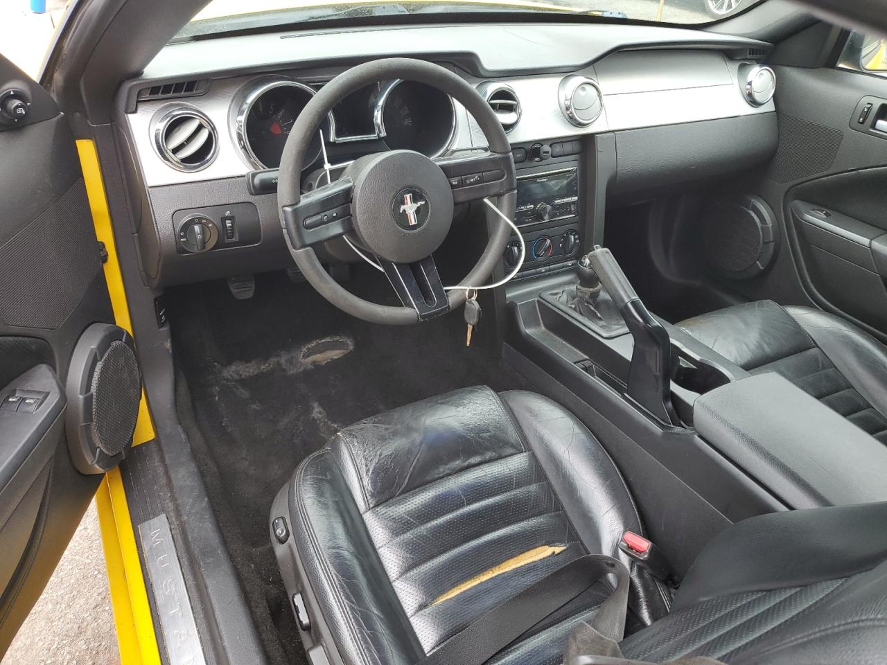 2005 Ford Mustang - Image 8