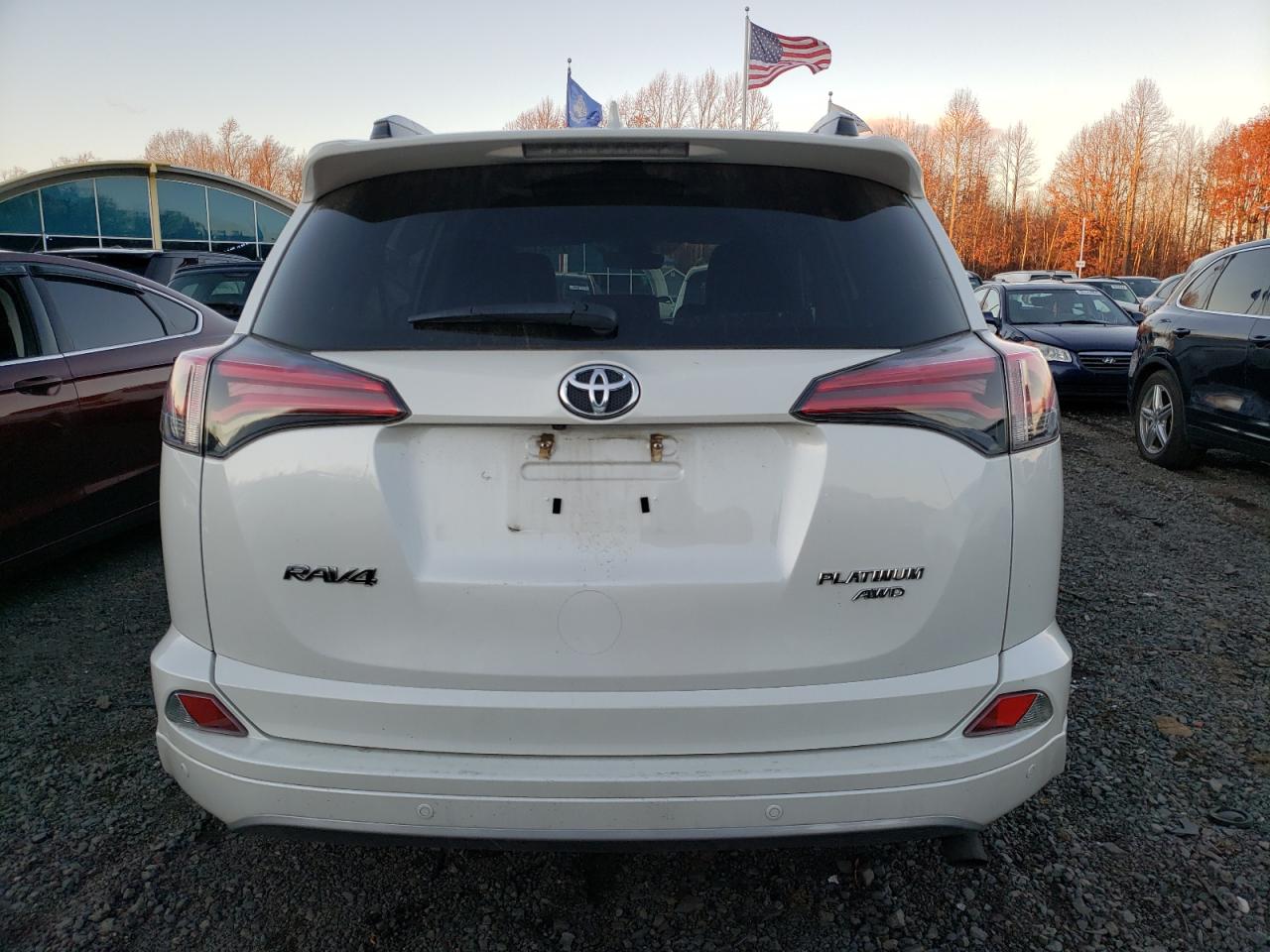 2017 Toyota Rav4 Limited VIN: 2T3DFREV7HW633241 Lot: 79921294