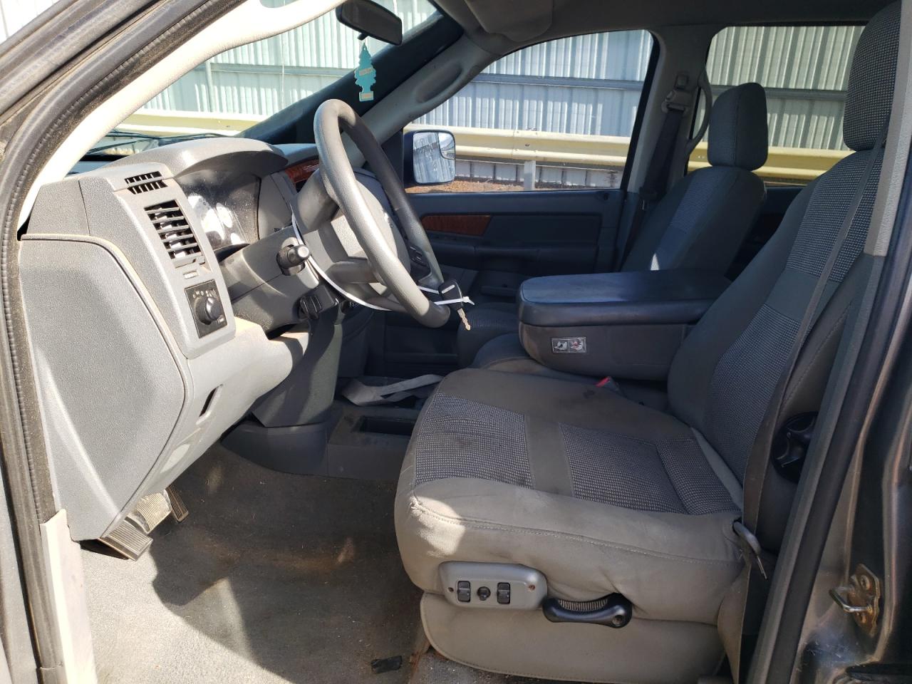 2006 Dodge RAM - Image 7