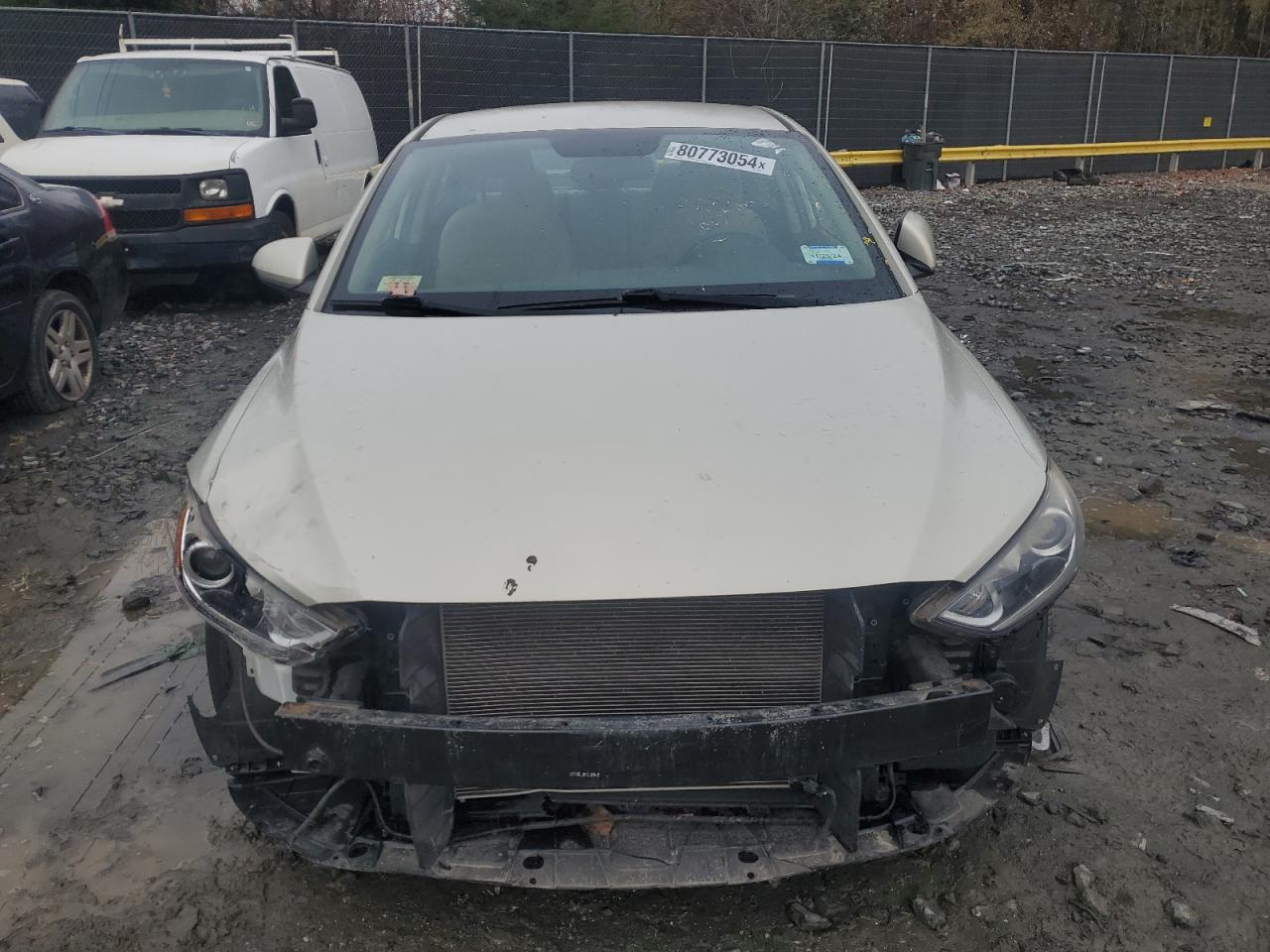 2017 Hyundai Elantra - Image 5