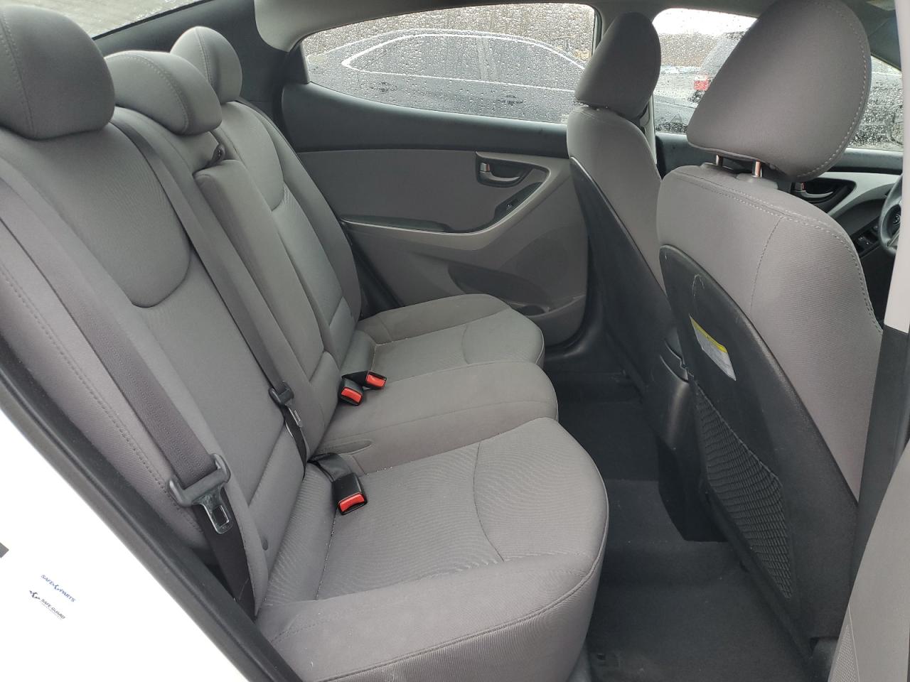 2014 Hyundai Elantra - Image 10