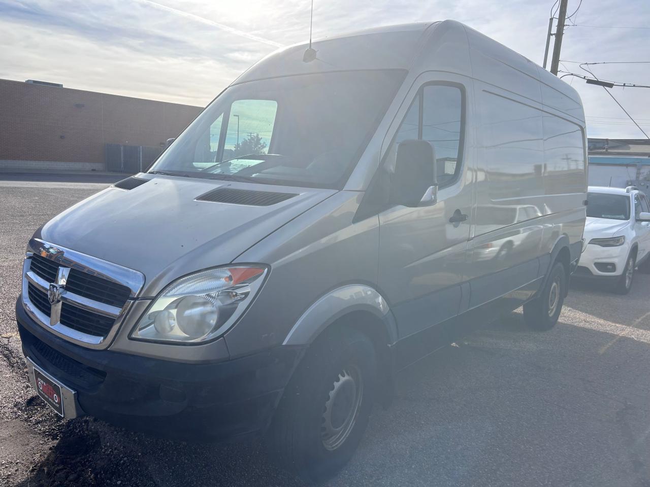 2007 Dodge Sprinter - Image 2