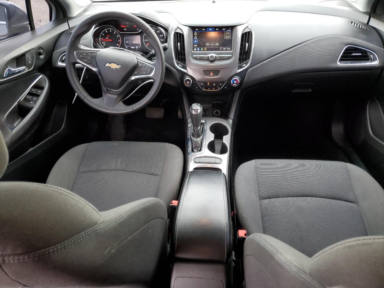 2019 Chevrolet Cruze - Image 8
