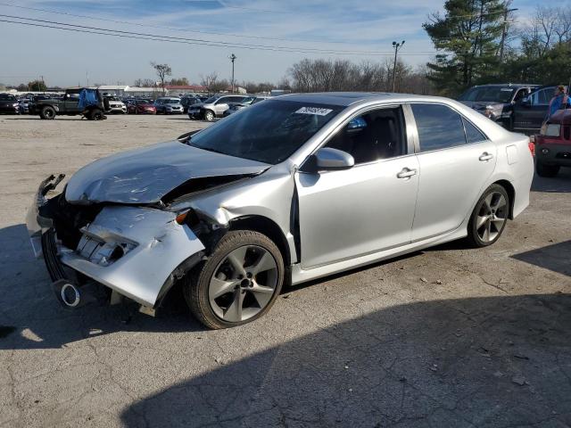 Sedans TOYOTA CAMRY 2012 Srebrny