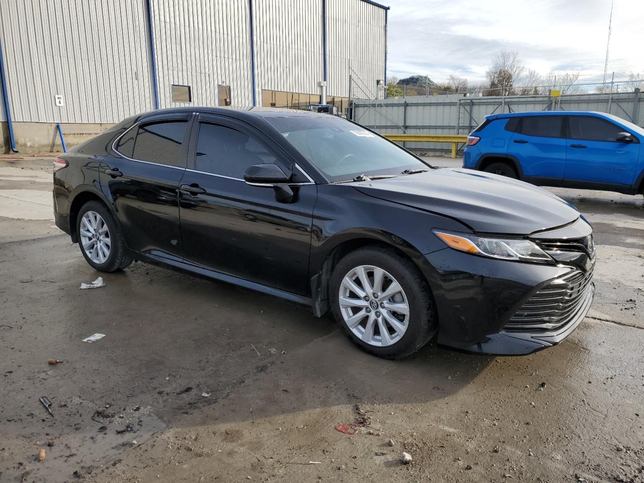 VIN 4T1B11HKXJU159017 2018 TOYOTA CAMRY no.4