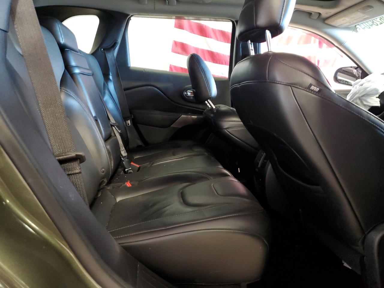 2019 Jeep Grand Cherokee - Image 11