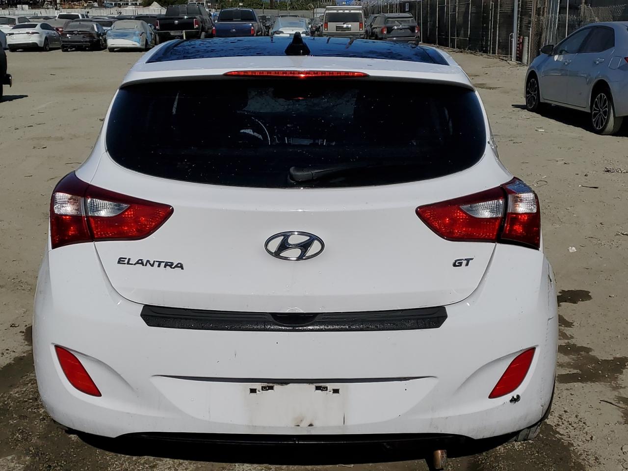 2013 Hyundai Elantra - Image 6