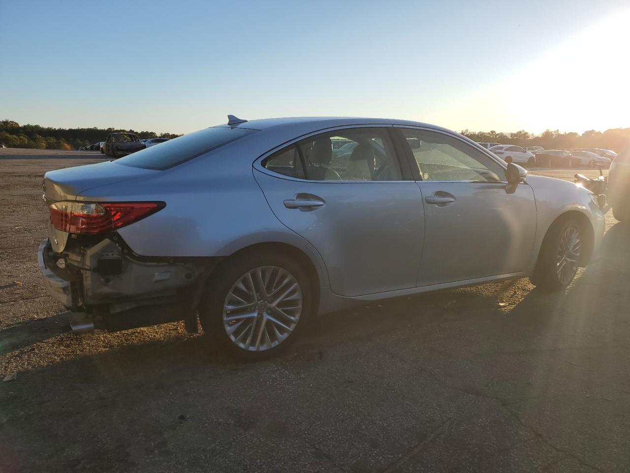 2013 Lexus ES - Image 3