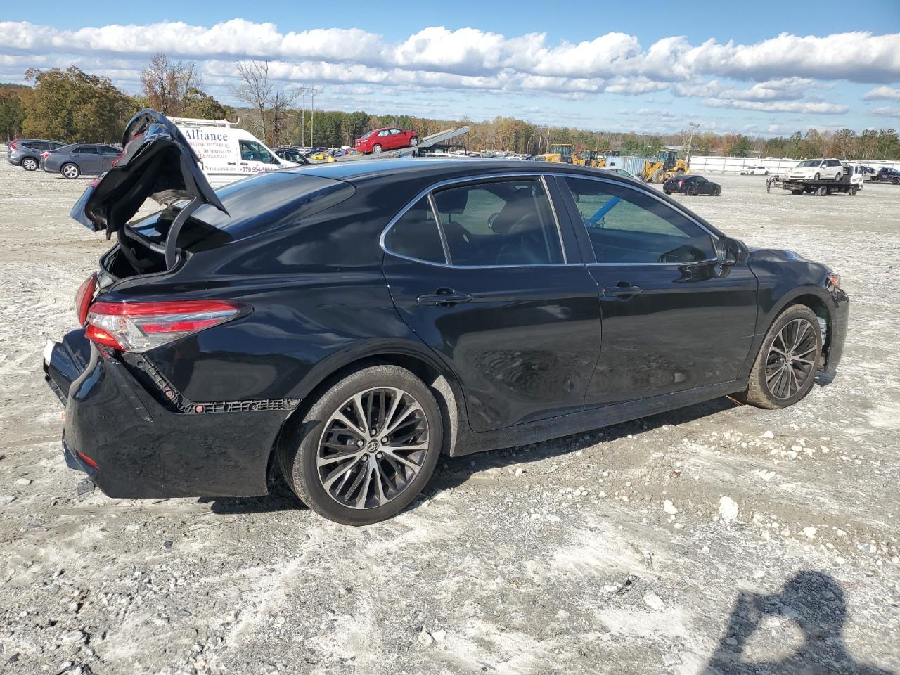 2018 Toyota Camry L VIN: JTNB11HK8J3036001 Lot: 81344284