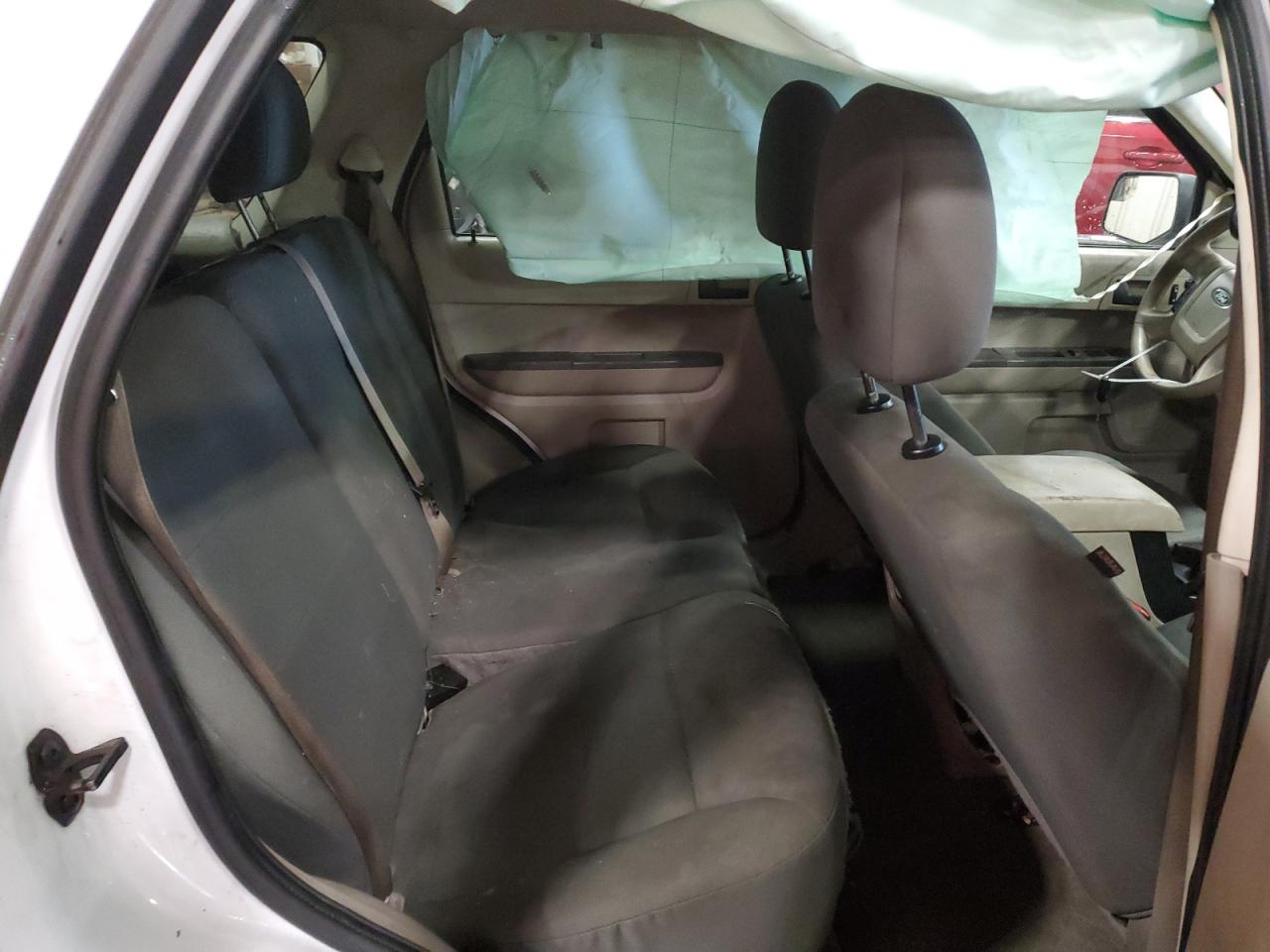 2010 Ford Escape - Image 11