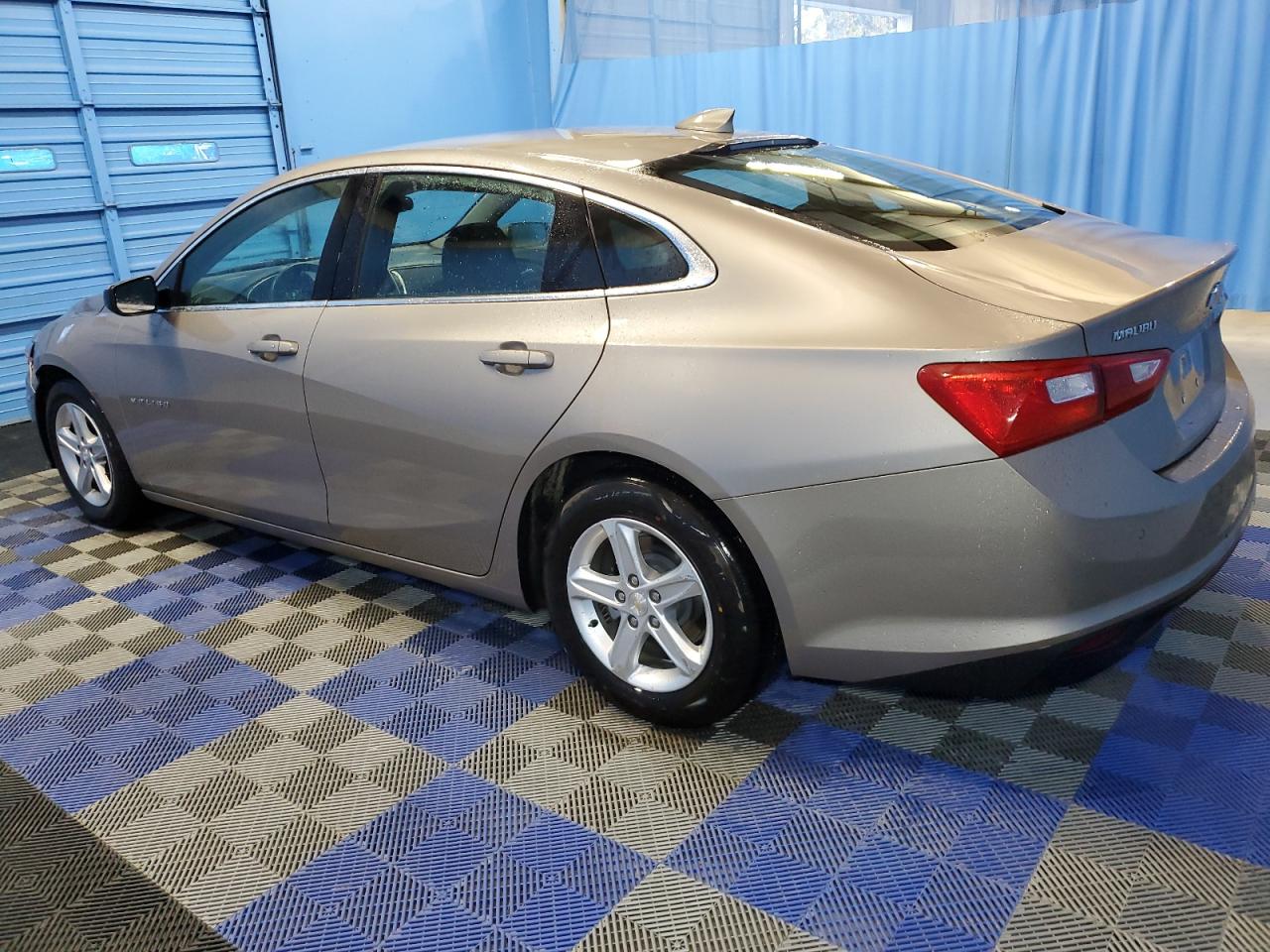 2023 Chevrolet Malibu - Image 2