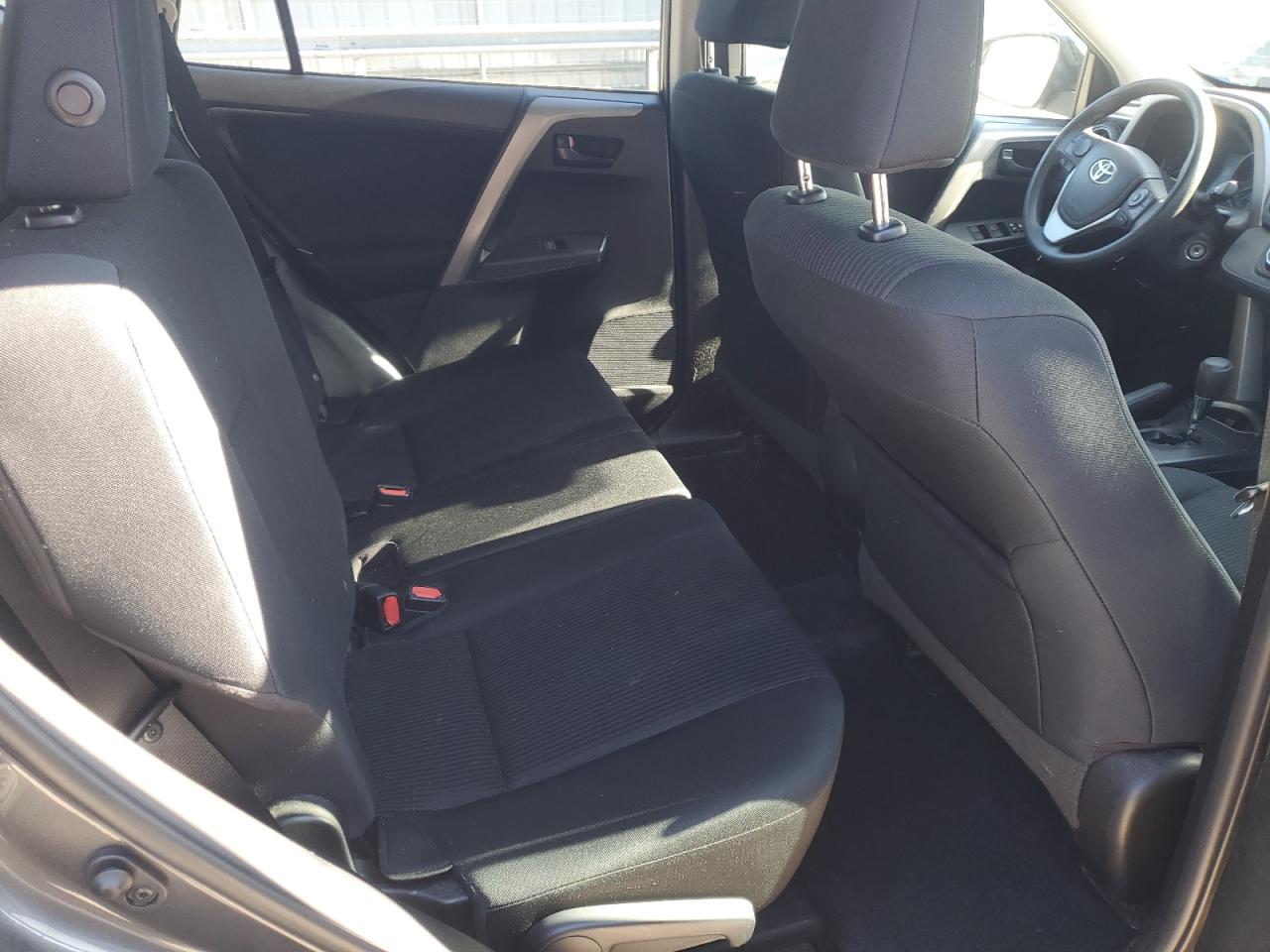 2017 Toyota RAV 4 - Image 11