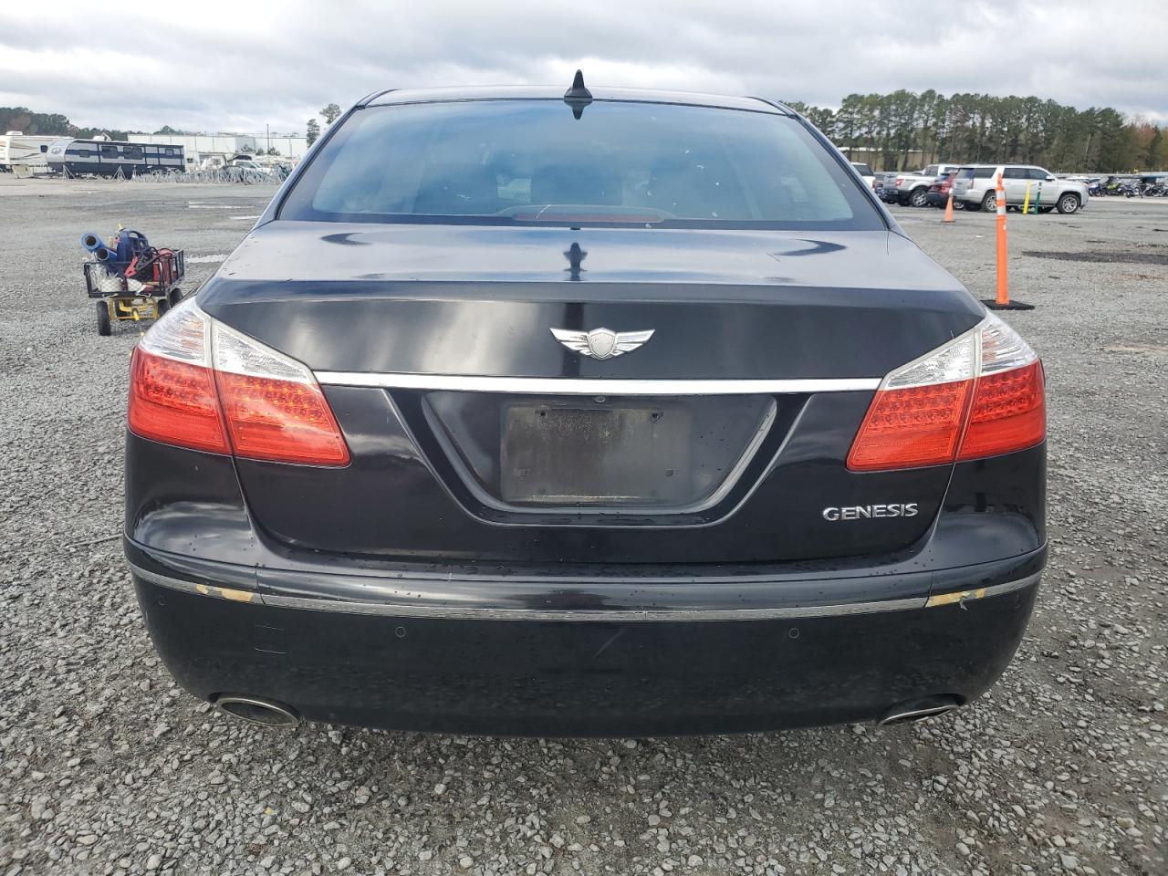 2009 Hyundai Genesis 3.8L VIN: KMHGC46E69U030279 Lot: 80701734