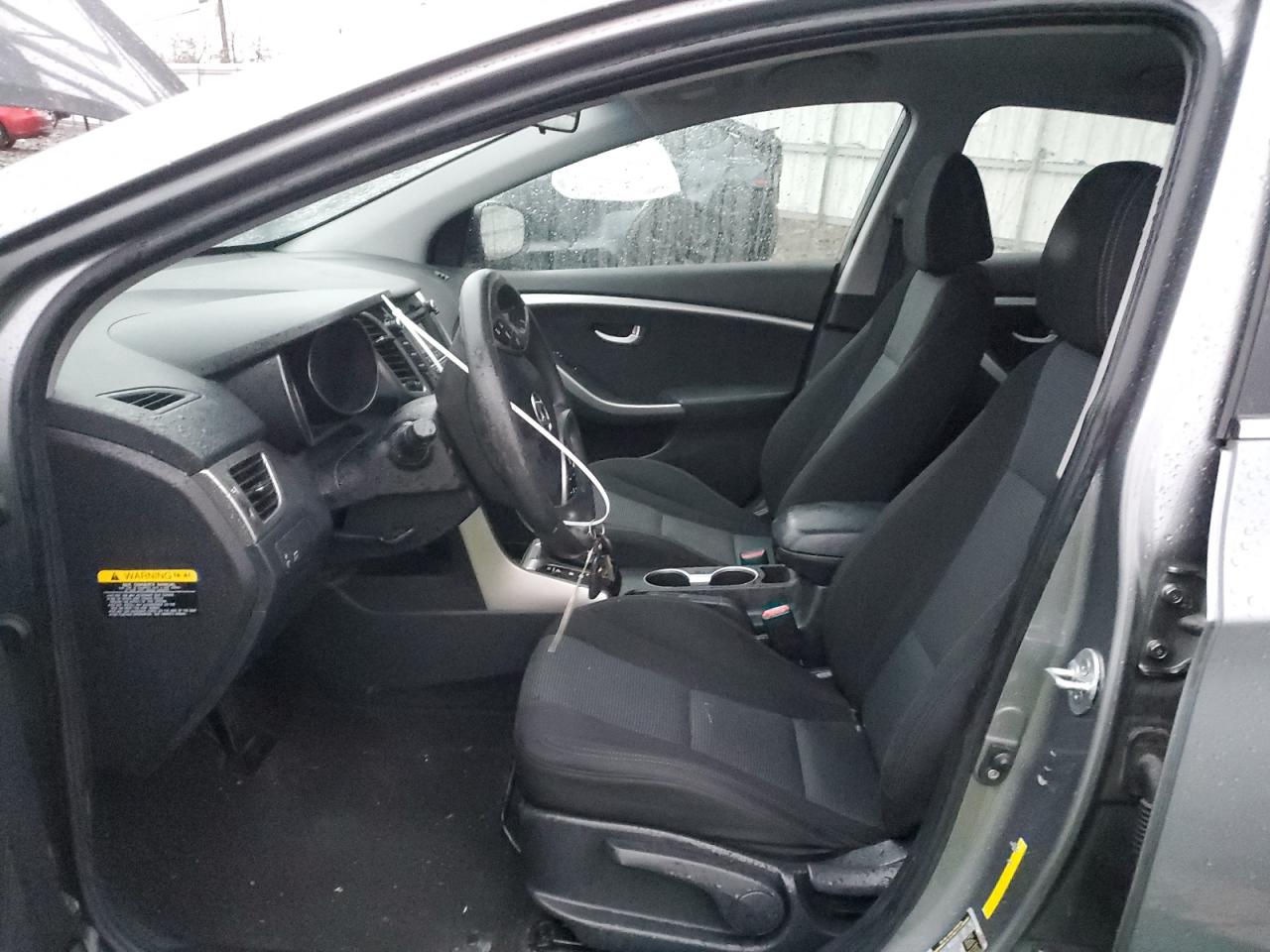 2016 Hyundai Elantra - Image 7