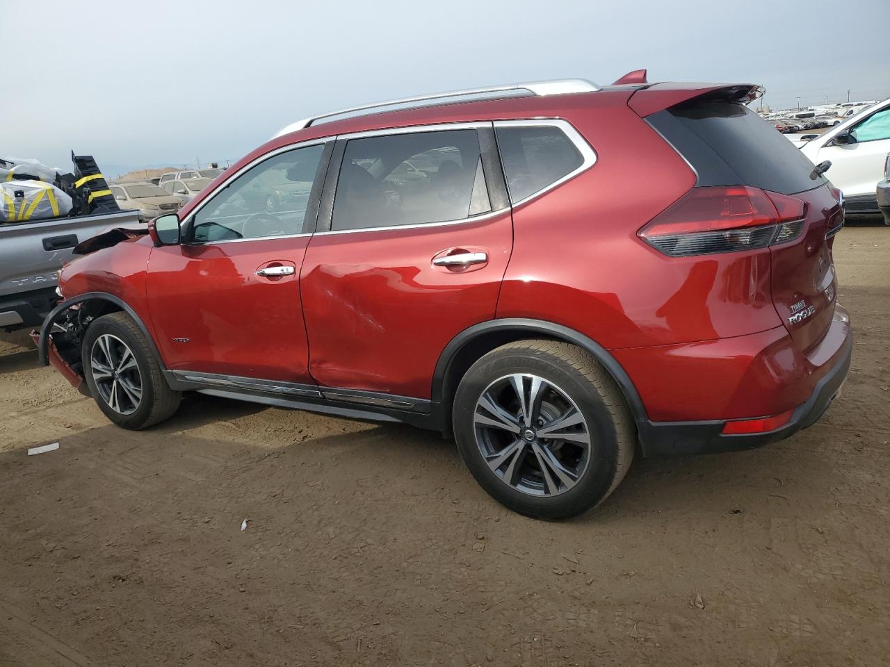 2018 Nissan Rogue - Image 2