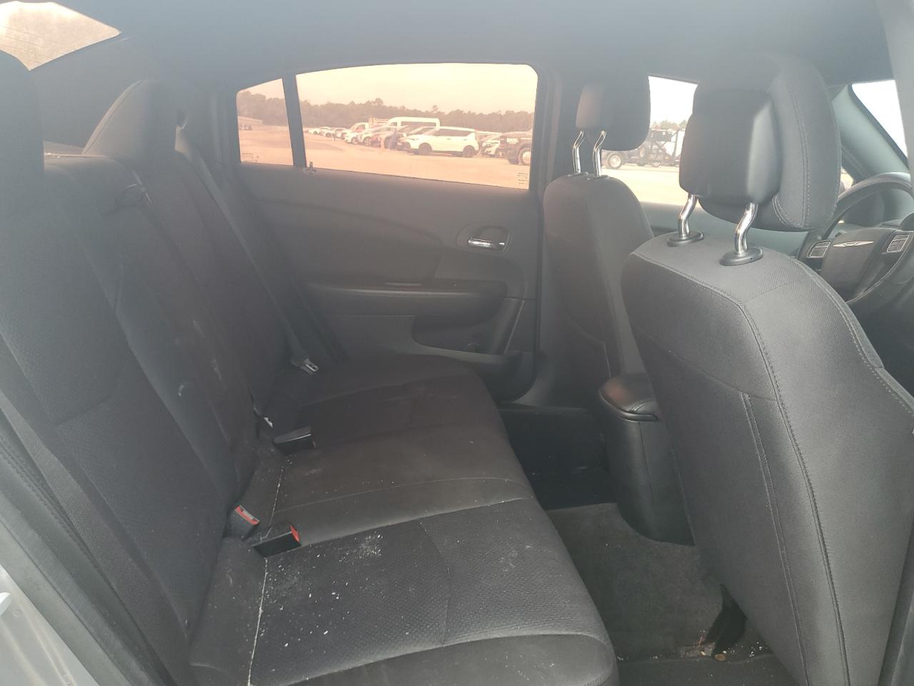 2014 Chrysler 200 - Image 10