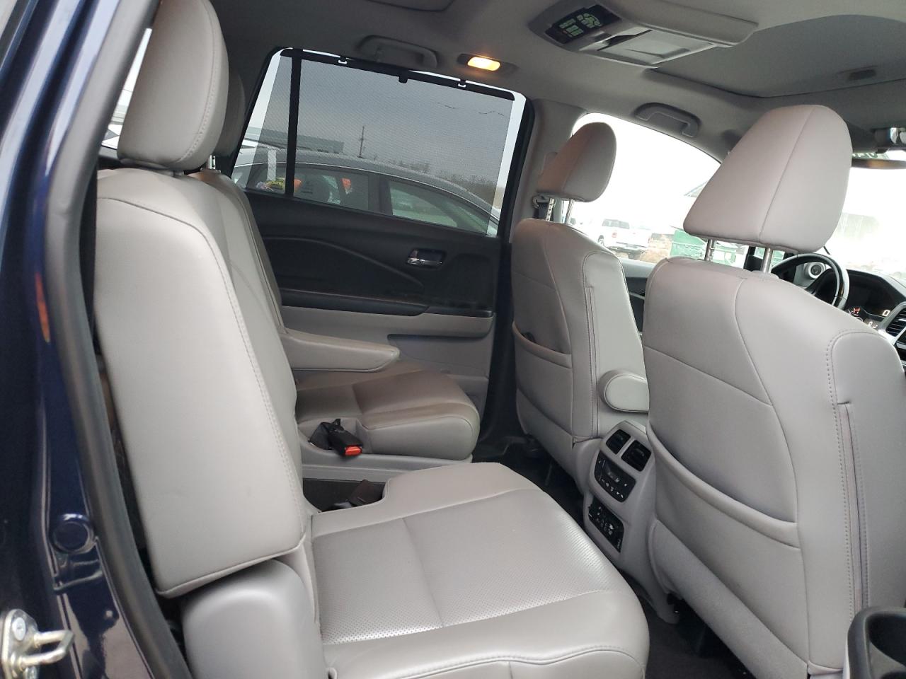 2016 Honda Pilot - Image 11