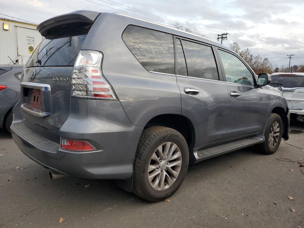 2021 Lexus GX - Image 3