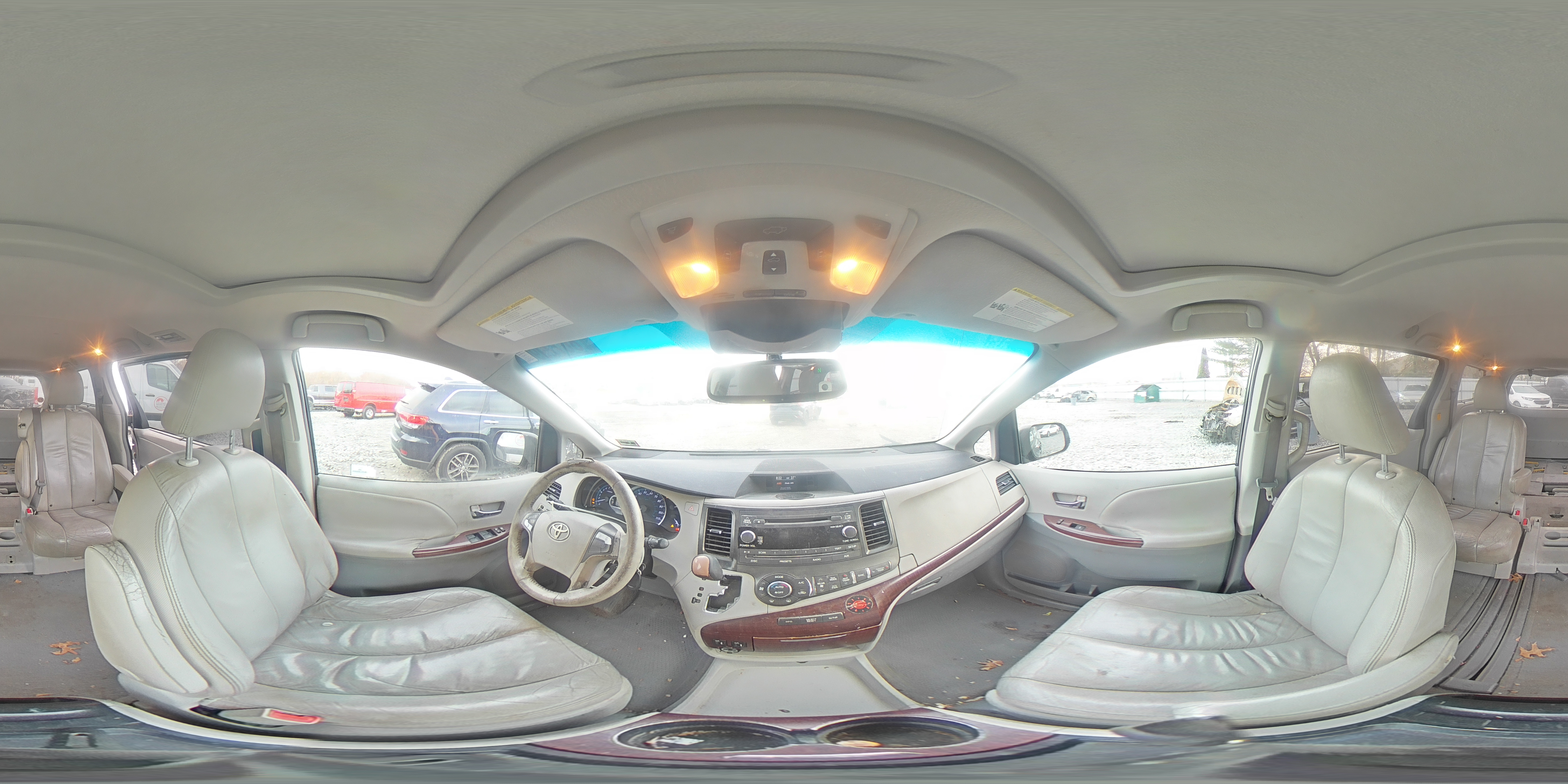 2011 Toyota Sienna - Image 14