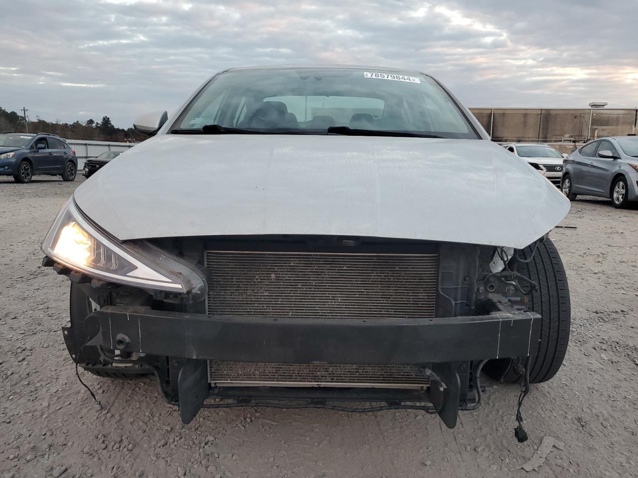 2019 Hyundai Elantra - Image 5